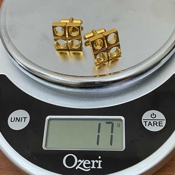 Vintage Unsigned Modernist Gold-tone Square with Holes Cufflinks - Picture 12 of 13